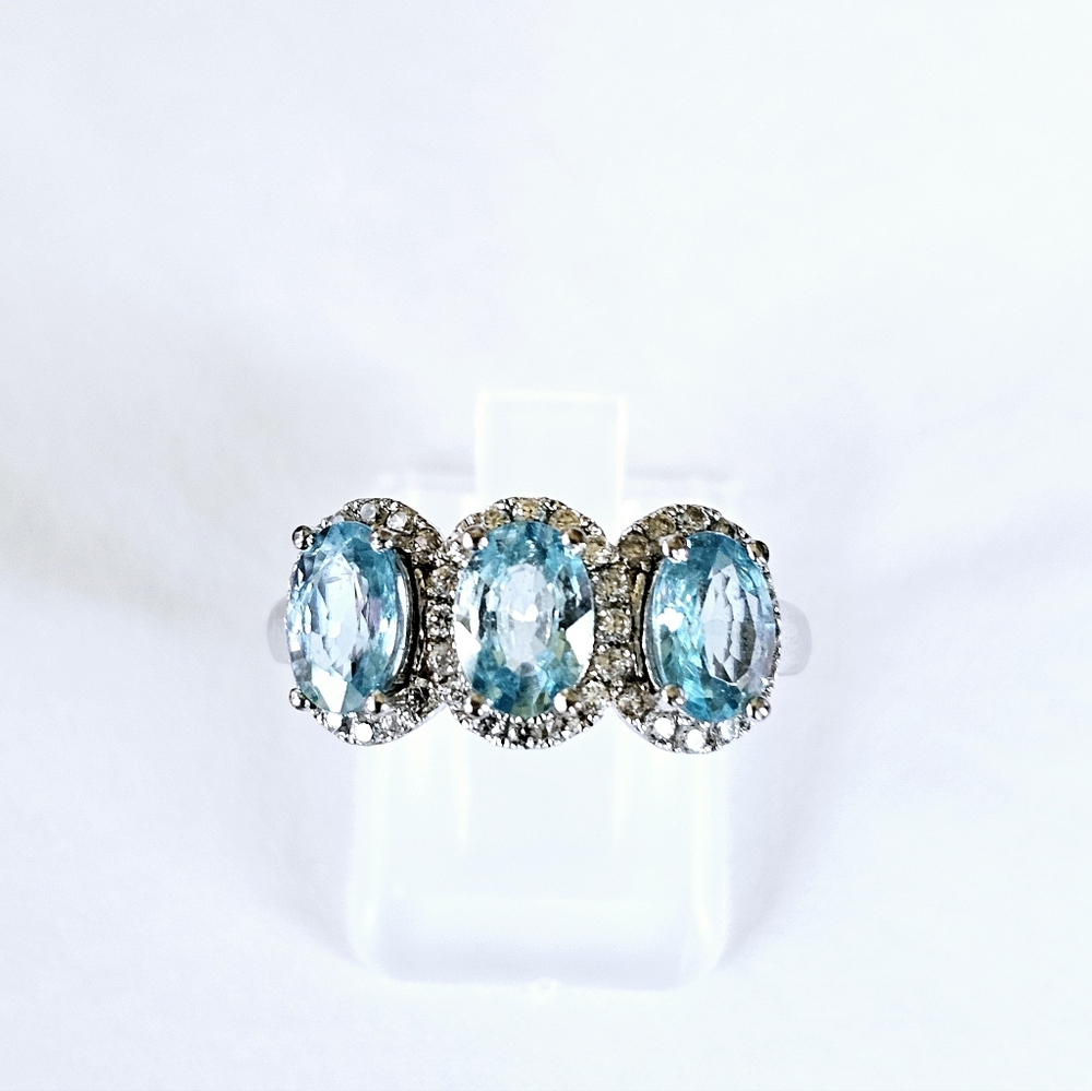 Beautiful Genuine Swiss Blue Topaz Sterling Silver Rhodium Finish! Sz 8.5 Ring! - Picture 2 of 6